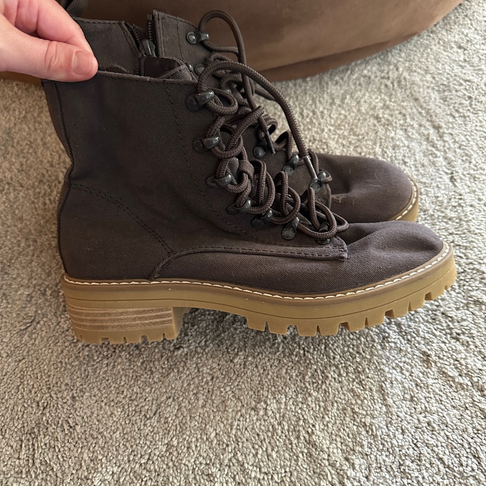 Boots - Picture 2 of 4